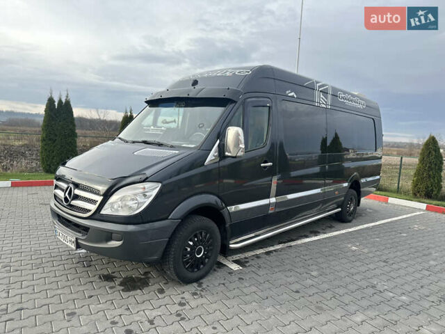 Черный Мерседес Sprinter, объемом двигателя 2.99 л и пробегом 675 тыс. км за 16800 $, фото 3 на Automoto.ua
