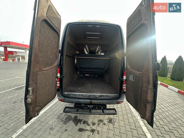 Черный Мерседес Sprinter, объемом двигателя 2.99 л и пробегом 675 тыс. км за 16800 $, фото 9 на Automoto.ua