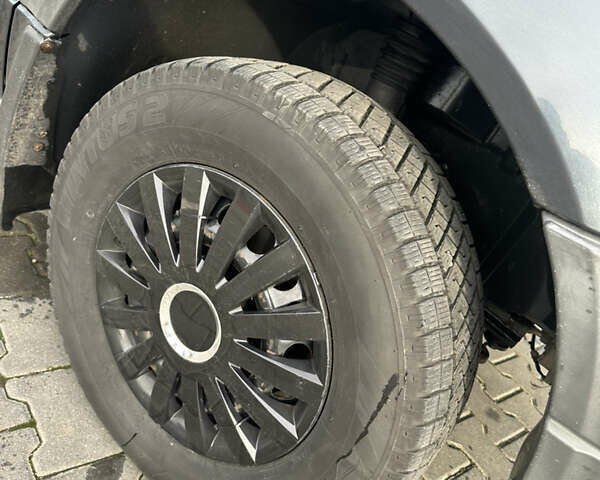 Черный Мерседес Sprinter, объемом двигателя 2.99 л и пробегом 675 тыс. км за 16800 $, фото 8 на Automoto.ua