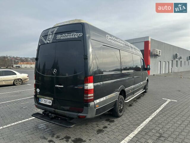 Черный Мерседес Sprinter, объемом двигателя 2.99 л и пробегом 675 тыс. км за 16800 $, фото 5 на Automoto.ua