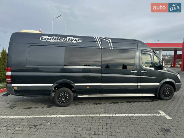 Черный Мерседес Sprinter, объемом двигателя 2.99 л и пробегом 675 тыс. км за 16800 $, фото 6 на Automoto.ua