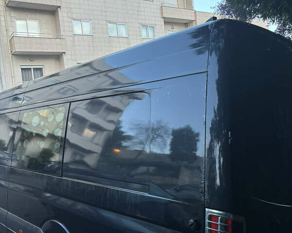 Черный Мерседес Sprinter, объемом двигателя 3 л и пробегом 200 тыс. км за 33835 $, фото 3 на Automoto.ua