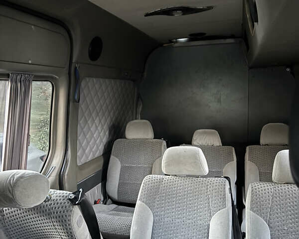 Черный Мерседес Sprinter, объемом двигателя 3 л и пробегом 200 тыс. км за 33835 $, фото 9 на Automoto.ua