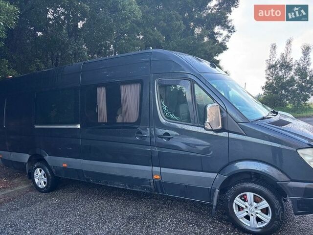 Черный Мерседес Sprinter, объемом двигателя 2.9 л и пробегом 700 тыс. км за 29561 $, фото 1 на Automoto.ua