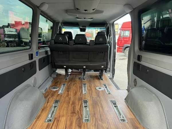 Черный Мерседес Sprinter, объемом двигателя 3 л и пробегом 228 тыс. км за 39900 $, фото 6 на Automoto.ua