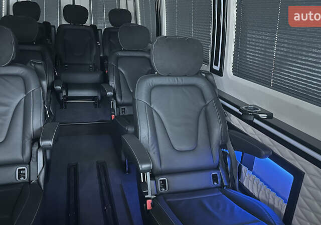 Чорний Мерседес Sprinter, об'ємом двигуна 2.99 л та пробігом 120 тис. км за 76337 $, фото 35 на Automoto.ua
