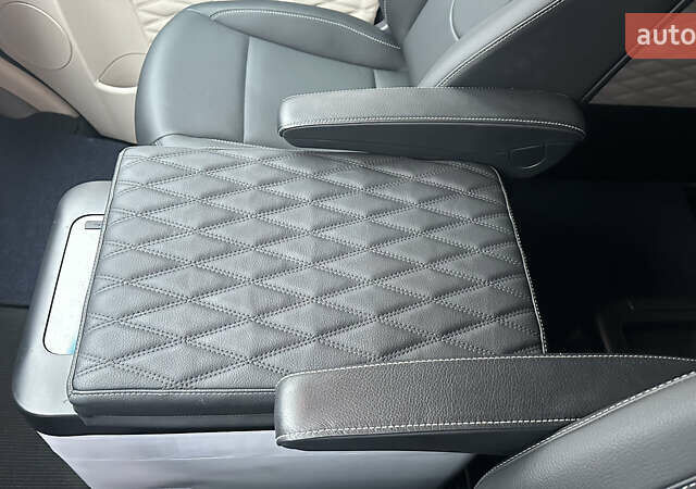 Чорний Мерседес Sprinter, об'ємом двигуна 2.99 л та пробігом 120 тис. км за 76337 $, фото 52 на Automoto.ua