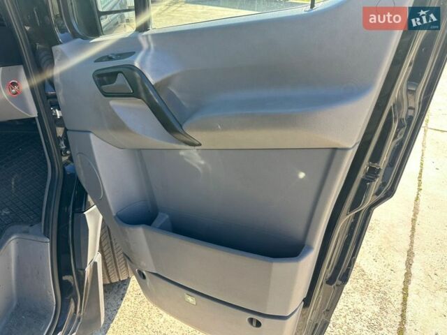 Черный Мерседес Sprinter, объемом двигателя 3 л и пробегом 269 тыс. км за 27000 $, фото 24 на Automoto.ua