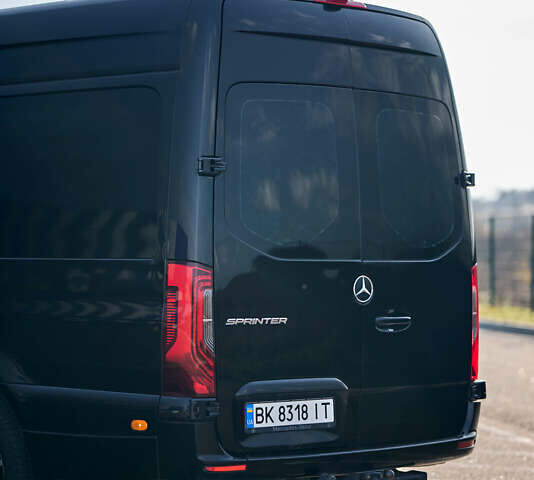 Черный Мерседес Sprinter, объемом двигателя 2.14 л и пробегом 432 тыс. км за 57800 $, фото 19 на Automoto.ua
