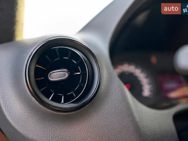 Черный Мерседес Sprinter, объемом двигателя 2.14 л и пробегом 432 тыс. км за 57800 $, фото 53 на Automoto.ua