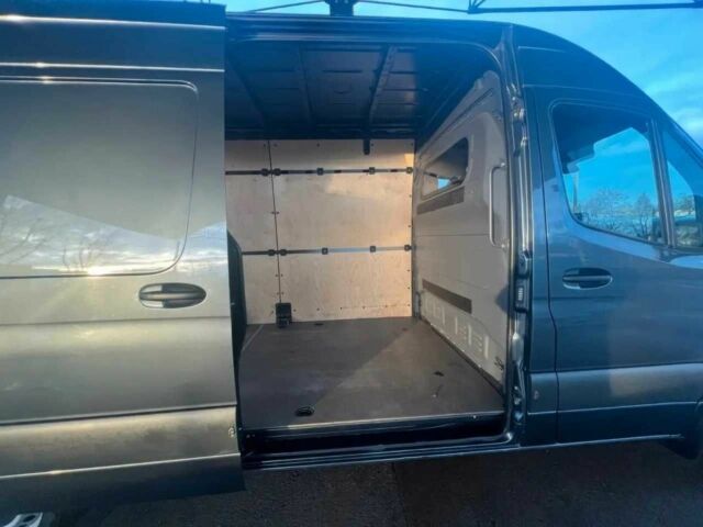 Черный Мерседес Sprinter, объемом двигателя 2.14 л и пробегом 45 тыс. км за 21950 $, фото 4 на Automoto.ua