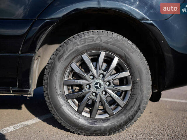 Черный Мерседес Sprinter, объемом двигателя 2.14 л и пробегом 432 тыс. км за 57800 $, фото 24 на Automoto.ua