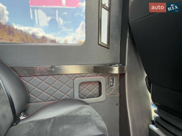 Чорний Мерседес Sprinter, об'ємом двигуна 2.99 л та пробігом 184 тис. км за 51000 $, фото 31 на Automoto.ua