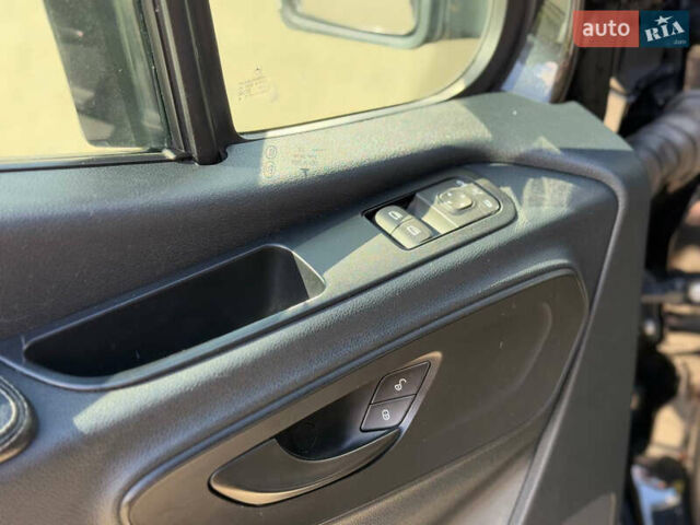 Чорний Мерседес Sprinter, об'ємом двигуна 2.99 л та пробігом 184 тис. км за 51000 $, фото 19 на Automoto.ua