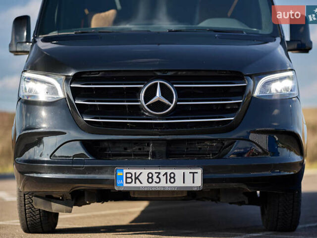 Черный Мерседес Sprinter, объемом двигателя 2.14 л и пробегом 432 тыс. км за 57800 $, фото 3 на Automoto.ua