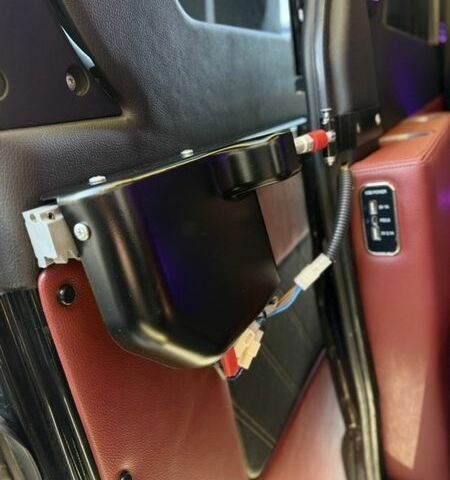 Черный Мерседес Sprinter, объемом двигателя 2.14 л и пробегом 287 тыс. км за 44999 $, фото 64 на Automoto.ua