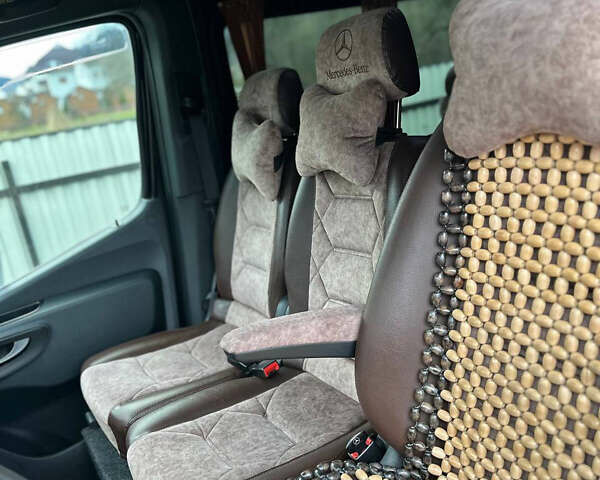 Черный Мерседес Sprinter, объемом двигателя 2.14 л и пробегом 521 тыс. км за 34889 $, фото 3 на Automoto.ua