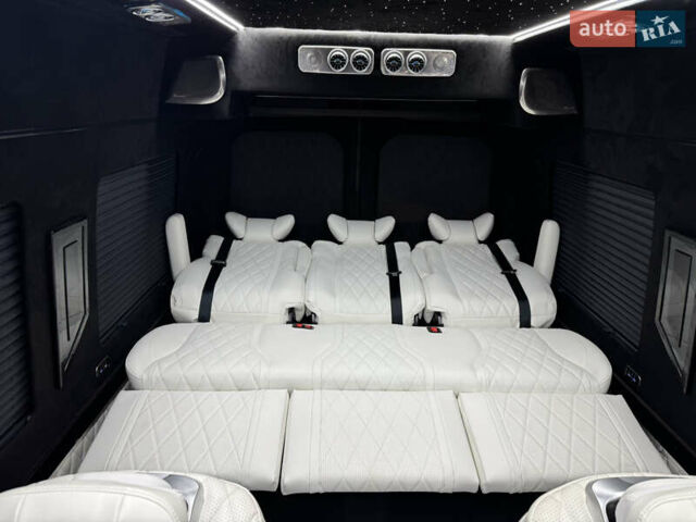 Черный Мерседес Sprinter, объемом двигателя 1.95 л и пробегом 135 тыс. км за 90000 $, фото 2 на Automoto.ua
