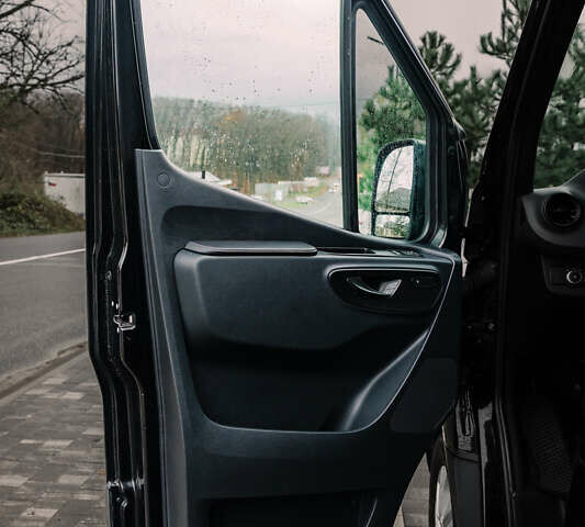 Чорний Мерседес Sprinter, об'ємом двигуна 1.95 л та пробігом 358 тис. км за 55000 $, фото 74 на Automoto.ua