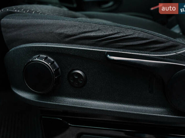 Чорний Мерседес Sprinter, об'ємом двигуна 1.95 л та пробігом 358 тис. км за 55000 $, фото 70 на Automoto.ua