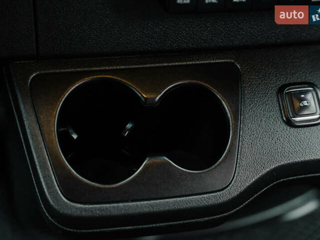 Чорний Мерседес Sprinter, об'ємом двигуна 1.95 л та пробігом 358 тис. км за 55000 $, фото 53 на Automoto.ua