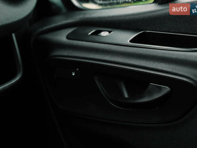 Чорний Мерседес Sprinter, об'ємом двигуна 1.95 л та пробігом 358 тис. км за 55000 $, фото 61 на Automoto.ua