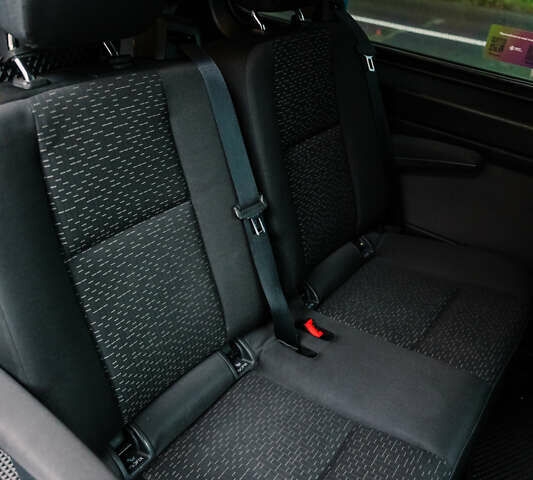 Чорний Мерседес Sprinter, об'ємом двигуна 1.95 л та пробігом 358 тис. км за 55000 $, фото 39 на Automoto.ua