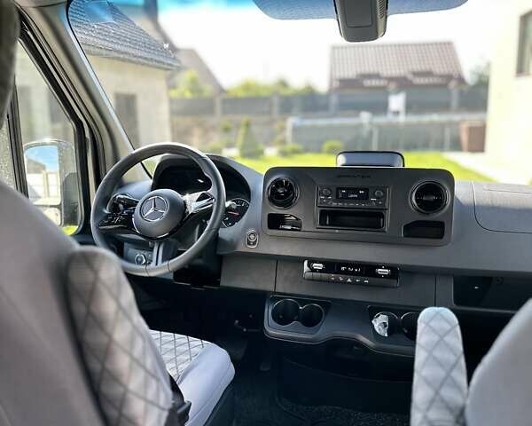 Черный Мерседес Sprinter, объемом двигателя 1.95 л и пробегом 15 тыс. км за 55000 $, фото 5 на Automoto.ua