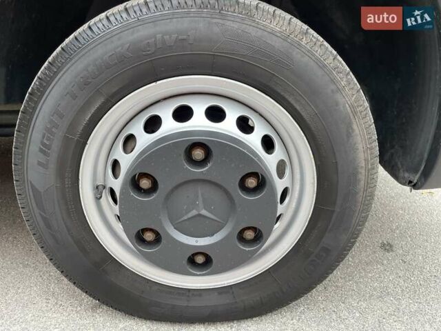 Черный Мерседес Sprinter, объемом двигателя 2.2 л и пробегом 287 тыс. км за 23899 $, фото 9 на Automoto.ua