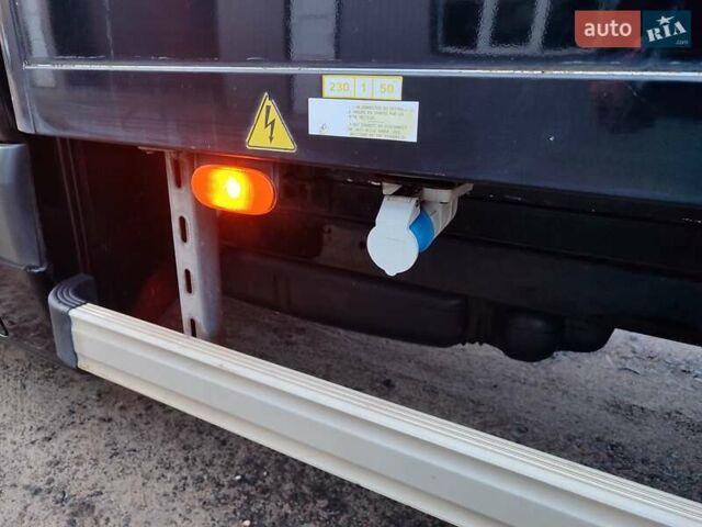 Черный Мерседес Sprinter, объемом двигателя 2.1 л и пробегом 321 тыс. км за 23950 $, фото 13 на Automoto.ua