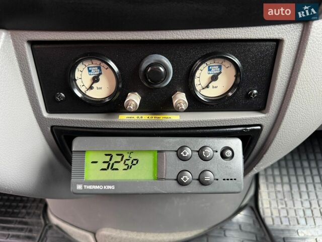 Черный Мерседес Sprinter, объемом двигателя 2.2 л и пробегом 214 тыс. км за 18900 $, фото 16 на Automoto.ua