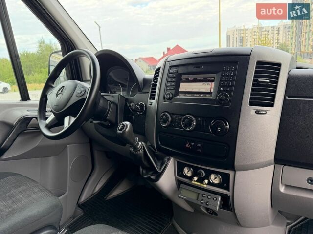 Черный Мерседес Sprinter, объемом двигателя 2.2 л и пробегом 214 тыс. км за 18900 $, фото 18 на Automoto.ua