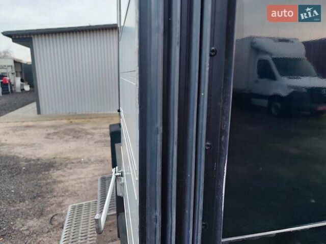 Черный Мерседес Sprinter, объемом двигателя 2.1 л и пробегом 321 тыс. км за 23950 $, фото 23 на Automoto.ua