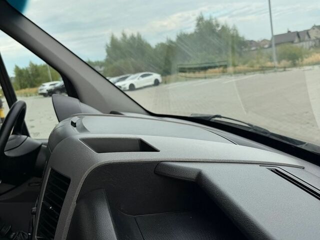 Черный Мерседес Sprinter, объемом двигателя 2.2 л и пробегом 214 тыс. км за 18900 $, фото 25 на Automoto.ua