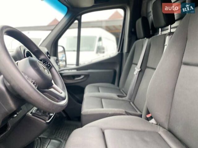 Черный Мерседес Sprinter, объемом двигателя 2.2 л и пробегом 334 тыс. км за 26380 $, фото 53 на Automoto.ua