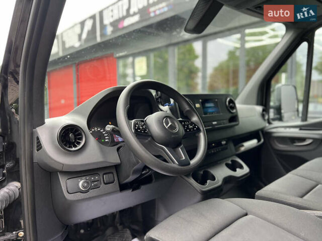 Черный Мерседес Sprinter, объемом двигателя 2.2 л и пробегом 299 тыс. км за 25000 $, фото 20 на Automoto.ua