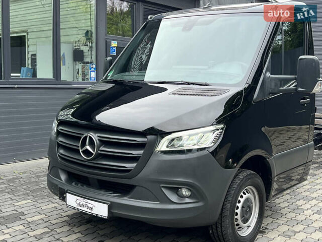 Черный Мерседес Sprinter, объемом двигателя 2.2 л и пробегом 299 тыс. км за 25000 $, фото 4 на Automoto.ua