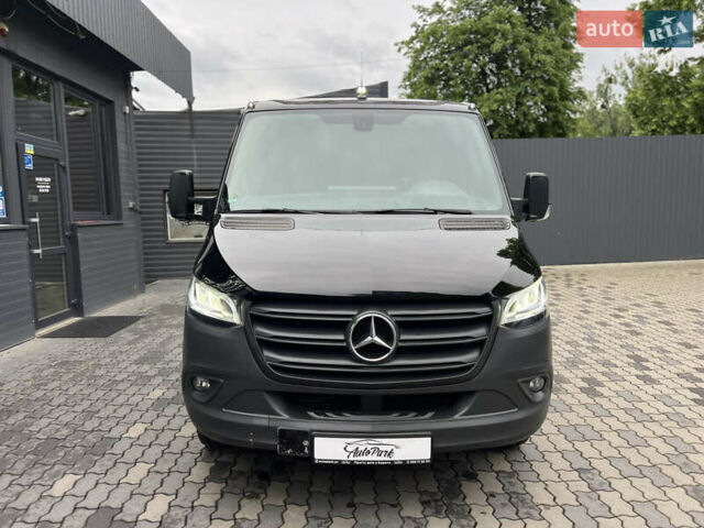 Черный Мерседес Sprinter, объемом двигателя 2.2 л и пробегом 299 тыс. км за 25650 $, фото 1 на Automoto.ua