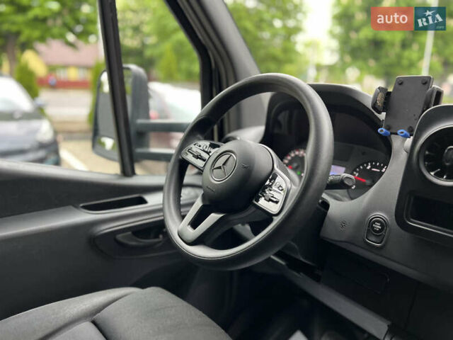 Черный Мерседес Sprinter, объемом двигателя 2.2 л и пробегом 299 тыс. км за 25000 $, фото 33 на Automoto.ua