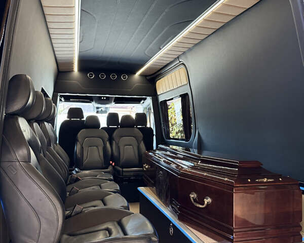 Черный Мерседес Sprinter, объемом двигателя 2.14 л и пробегом 235 тыс. км за 49900 $, фото 7 на Automoto.ua