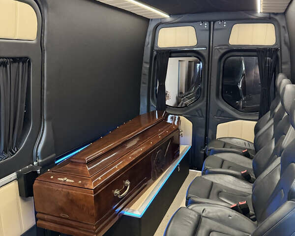 Черный Мерседес Sprinter, объемом двигателя 2.14 л и пробегом 235 тыс. км за 49900 $, фото 6 на Automoto.ua
