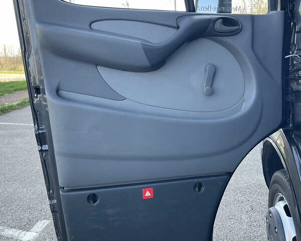 Черный Мерседес Sprinter, объемом двигателя 2.2 л и пробегом 711 тыс. км за 14400 $, фото 22 на Automoto.ua