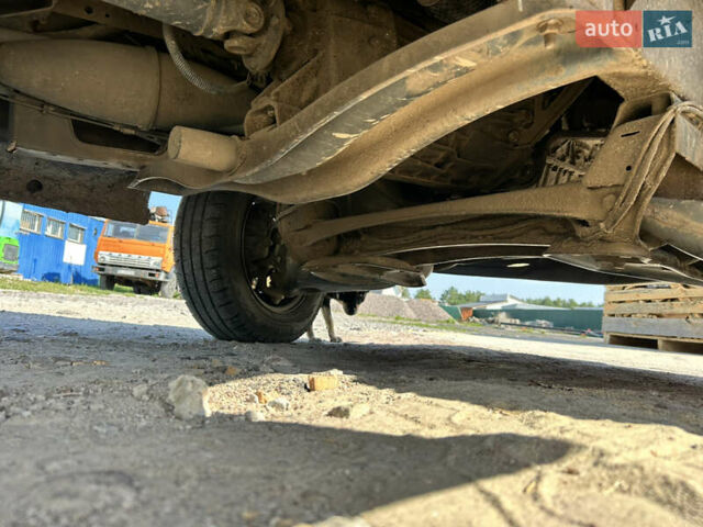 Черный Мерседес Sprinter, объемом двигателя 2.2 л и пробегом 500 тыс. км за 8000 $, фото 5 на Automoto.ua