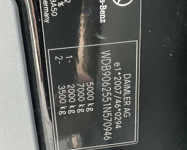 Черный Мерседес Sprinter, объемом двигателя 3 л и пробегом 680 тыс. км за 30000 $, фото 25 на Automoto.ua