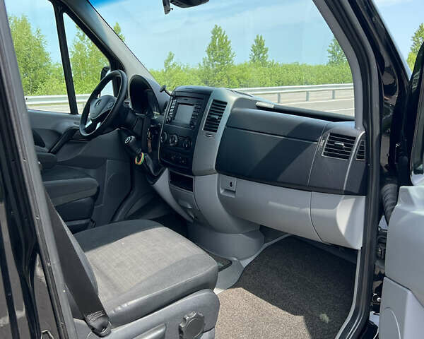 Черный Мерседес Sprinter, объемом двигателя 3 л и пробегом 680 тыс. км за 30000 $, фото 21 на Automoto.ua