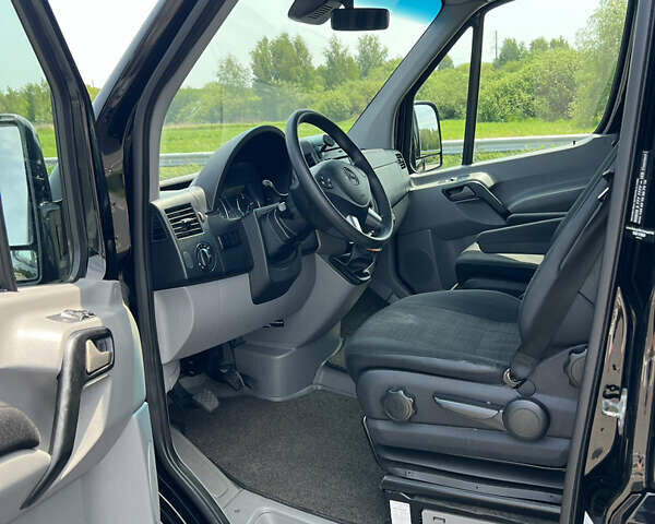Черный Мерседес Sprinter, объемом двигателя 3 л и пробегом 680 тыс. км за 30000 $, фото 16 на Automoto.ua