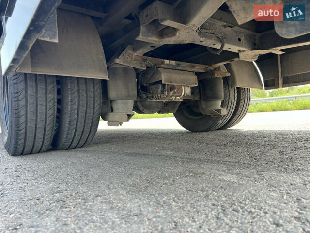 Черный Мерседес Sprinter, объемом двигателя 3 л и пробегом 680 тыс. км за 30000 $, фото 44 на Automoto.ua