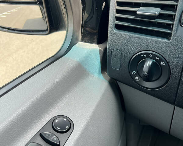 Черный Мерседес Sprinter, объемом двигателя 3 л и пробегом 680 тыс. км за 30000 $, фото 32 на Automoto.ua