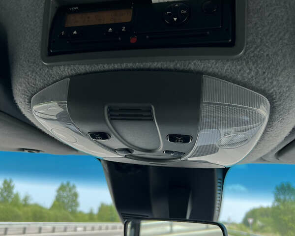 Черный Мерседес Sprinter, объемом двигателя 3 л и пробегом 680 тыс. км за 30000 $, фото 34 на Automoto.ua