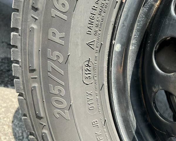 Черный Мерседес Sprinter, объемом двигателя 3 л и пробегом 680 тыс. км за 30000 $, фото 51 на Automoto.ua